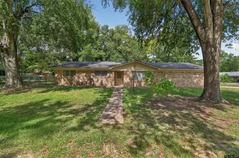 2206 Robbins Cir, Jacksonville, TX 75766