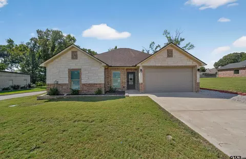 23001 Red Azalea Ln, Lindale, TX 75771