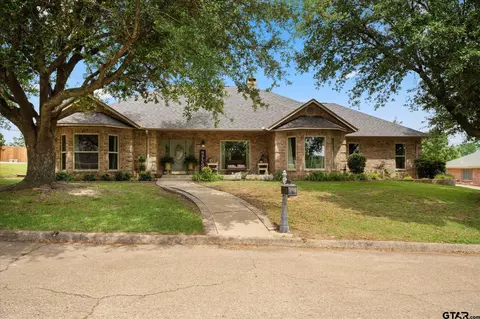 3006 Masters Dr, Mount Pleasant, TX 75455