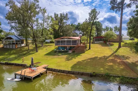 668 Omaha Dr, Omaha, TX 75571