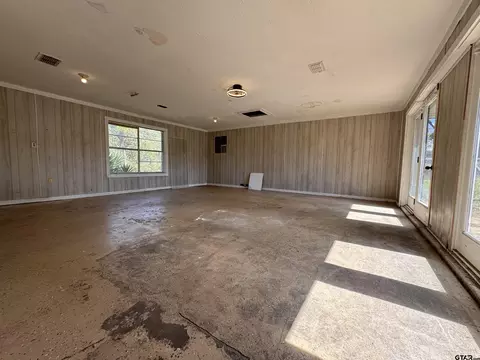 1467 Willow Oak Rd, Gladewater, TX 75647 photo 3