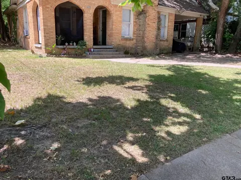 900 Lindsey Ln, Tyler, TX 75701
