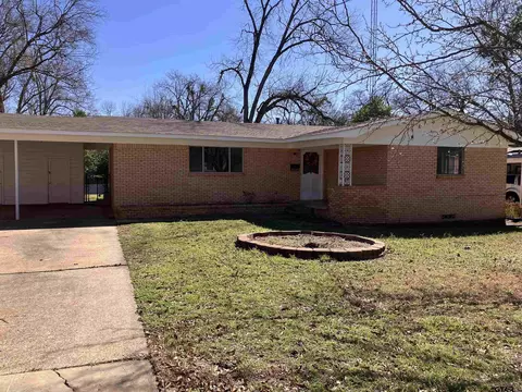 3210 S Donnybrook Ave, Tyler, TX 75701
