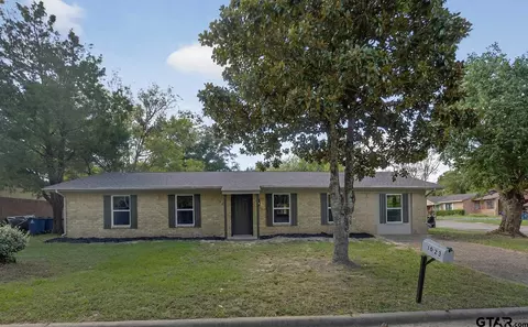 1023 Columbia Ave, Jacksonville, TX 75766