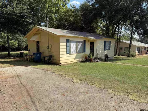 206 Garner Ln, Jacksonville, TX 75766
