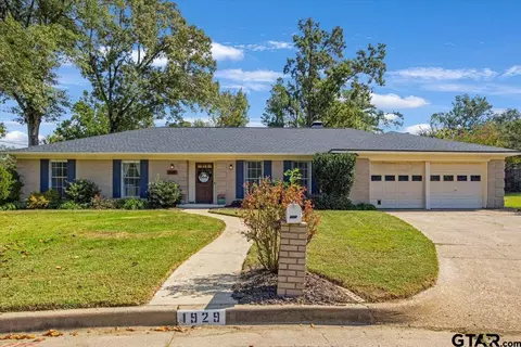 1929 Oakhurst Cir, Tyler, TX 75701