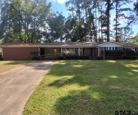 106 Candy Dr, Pittsburg, TX 75686