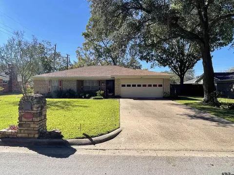 158 Poinsettia Cir, Terrell, TX 75160