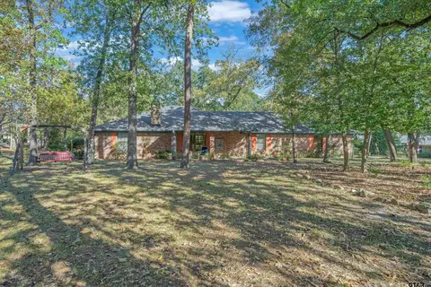 675 Greenbriar Trl, Holly Lake Ranch, TX 75765