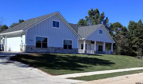 17248 Woodcrest Cir, Lindale, TX 75771