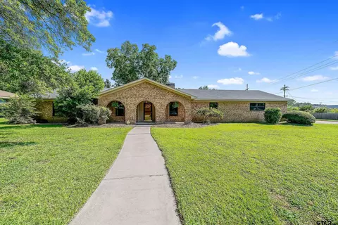 202 Molly Ln, Mineola, TX 75773
