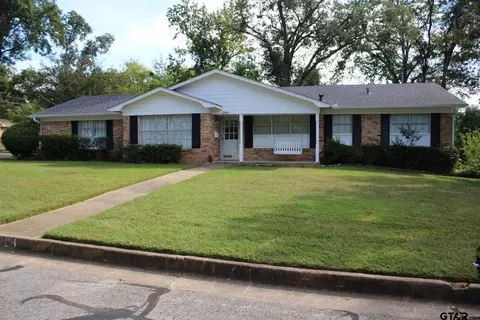 3006 De Charles St, Tyler, TX 75701