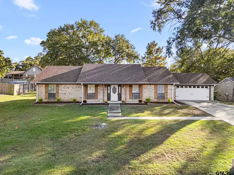 502 Woodhaven St, White Oak, TX 75693