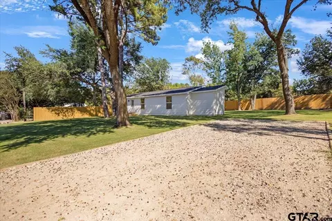 15610 Simmons Ln, Lindale, TX 75771