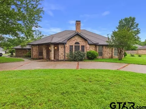 1178 Oval Dr, Athens, TX 75751
