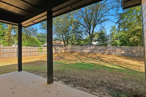 Exterior - 1007 E 1st St, Mount Pleasant, TX 75455 photo 5 of 6