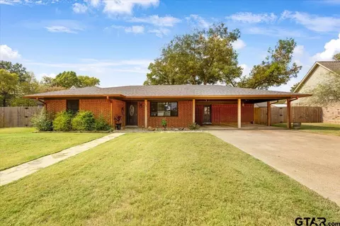 320 S Hunter, Bullard, TX 75757