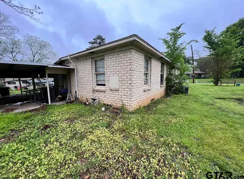 242 E Main St, Van, TX 75790 photo 4
