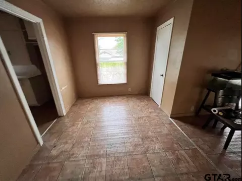 242 E Main St, Van, TX 75790 photo 9