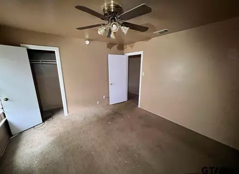 242 E Main St, Van, TX 75790 photo 7