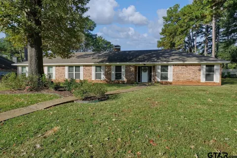 2209 Mitze Ln, Palestine, TX 75803