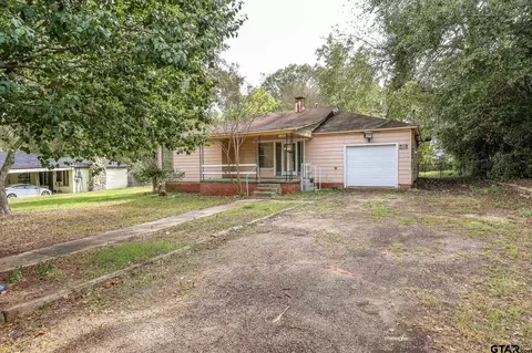 1320 E 4th St, Mount Pleasant, TX 75455