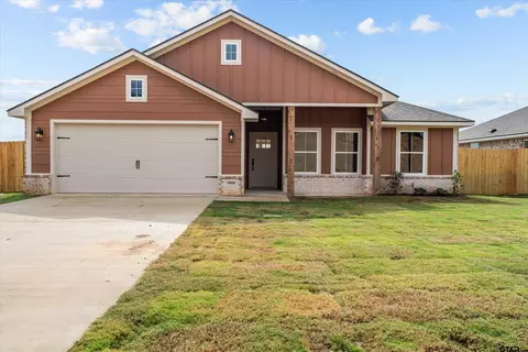 16609 Crossing Cir, Lindale, TX 75771