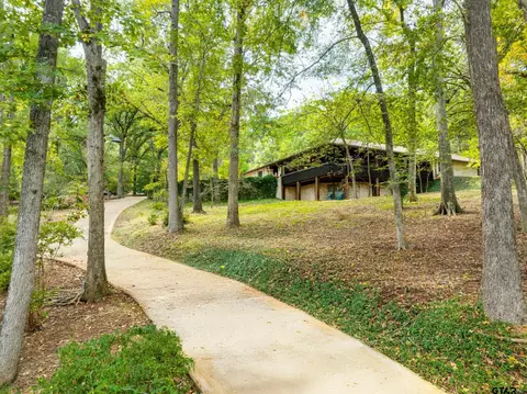 2223 N Link St, Palestine, TX 75803