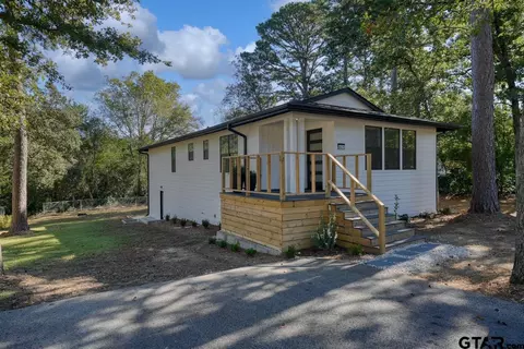 401 Hideaway Ln E, Hideaway, TX 75771