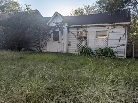 1822 N Palace, Tyler, TX 75705
