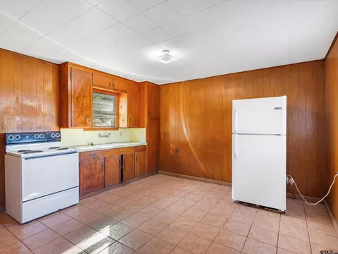 Kitchen - 2105 Fm 1971, Gary, TX 75643 photo 1 of 3