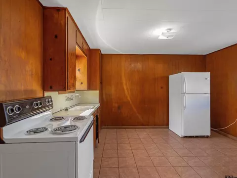 Kitchen - 2105 Fm 1971, Gary, TX 75643 photo 2 of 3