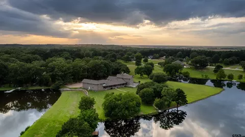 6712 N Hills Dr, Texarkana, TX 75503