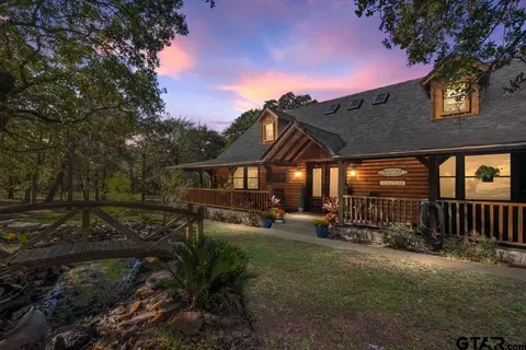 8564 Zebra Xing, Larue, TX 75770