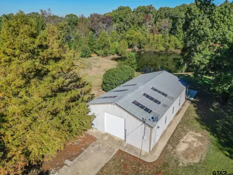 21881 Barron Rd, Chandler, TX 75758