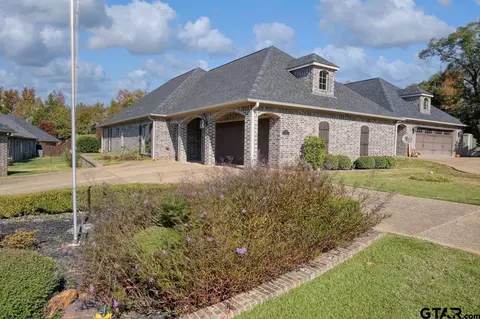 102 Timber Creek Ct, Lindale, TX 75771