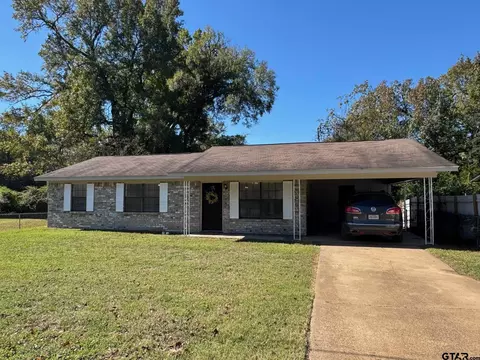 207 Valley Ln, Crockett, TX 75835