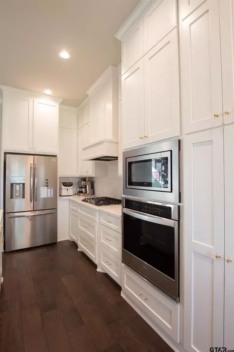 Kitchen - 11778 Jayden Ln, Tyler, TX 75703 photo 4 of 5