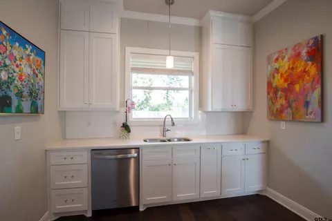 Kitchen - 11778 Jayden Ln, Tyler, TX 75703 photo 5 of 5
