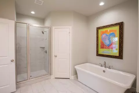 Bath - 11778 Jayden Ln, Tyler, TX 75703 photo 3 of 5