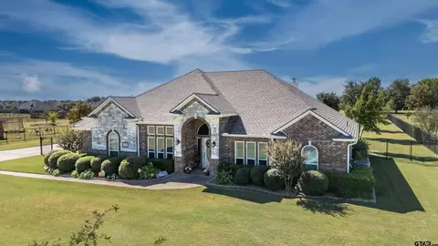 1360 W Remington Park Dr, Terrell, TX 75160