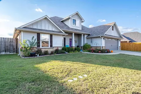 706 Reno Dr, Chandler, TX 75758