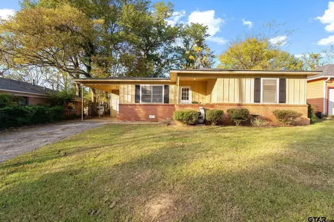 2304 Plume Dr, Tyler, TX 75703