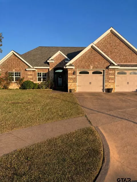 1505 Lucy Cir, Lindale, TX 75771