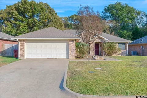 351 River Oaks Ln, Canton, TX 75103