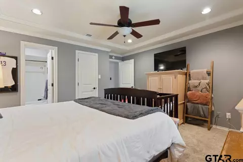 Bedroom - 412 E Hideaway Ln, Hideaway, TX 75771 photo 4 of 6