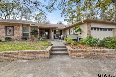 Exterior - 412 E Hideaway Ln, Hideaway, TX 75771 photo 3 of 12