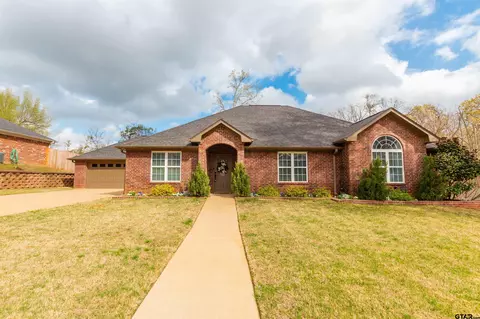 2618 Prestwick Rd, Jacksonville, TX 75766