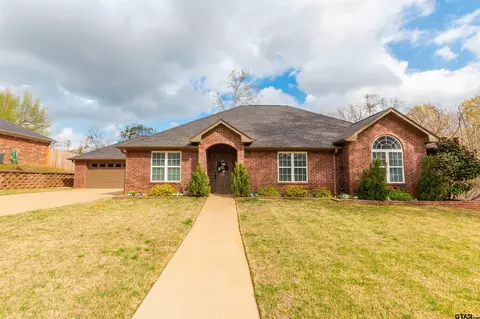 2618 Prestwick Rd, Jacksonville, TX 75766