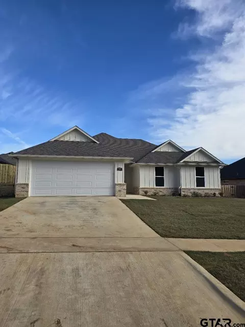 905 Alex Dr, Whitehouse, TX 75791